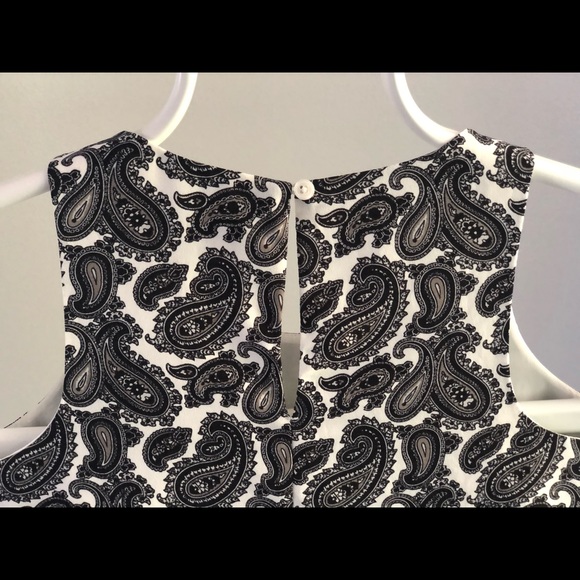 Black and white patterned blouse - Picture 3 of 4